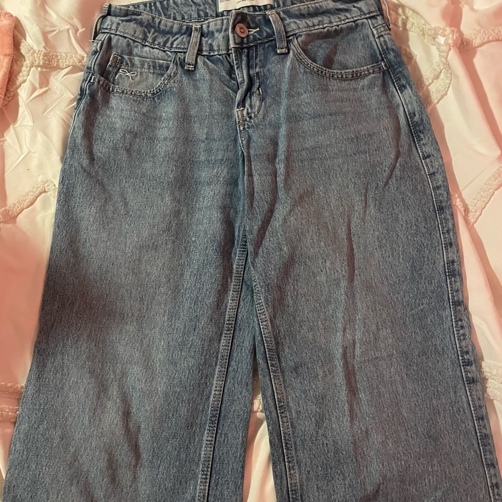 Hollister Low-Rise Baggy Jeans with bow detail